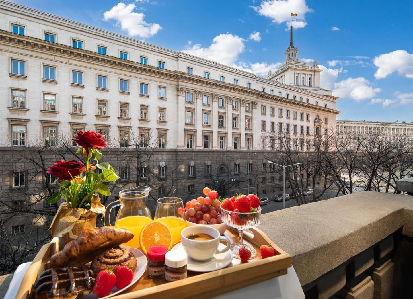 Апартаменты Free Parking & Parliament Is 1 Step Away! София Экстерьер фото